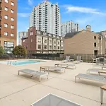 Cozy Condo @ Charlotte Nc! W/Pool- Walk To Uptown