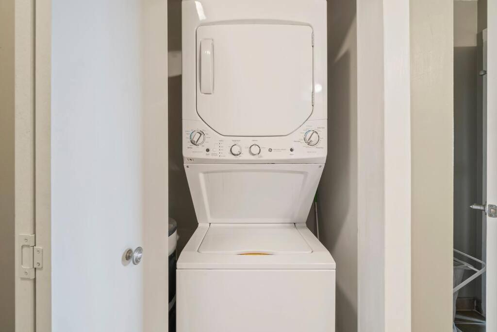 Cozy @ Nc! W/pool- Walk To Uptown Apartamento
